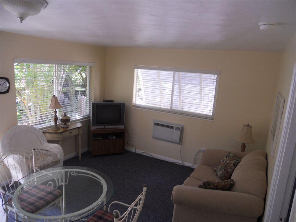 Flamingo Motel & Villas Bonita Springs North Naples Екстериор снимка
