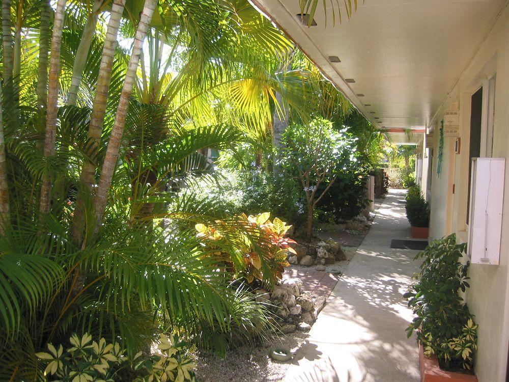 Flamingo Motel & Villas Bonita Springs North Naples Екстериор снимка
